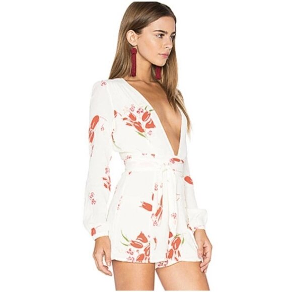 Privacy Please White Floral Print Long Sleeve Deep V-Neck Romper - Small - Picture 2 of 3